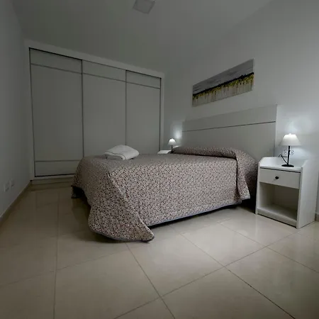 Residencial Amber Ii - En Zona Residencial Tranquila A Pocos Metros Del Centro Vecindario (Gran Canaria)